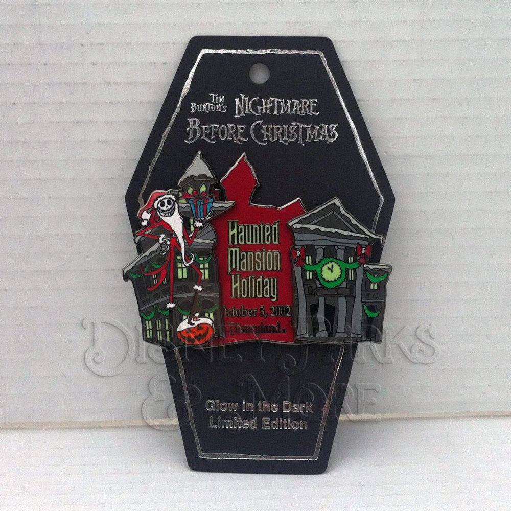 Disney Haunted Mansion Holiday Pin Nightmare Before Christmas Santa Skellington